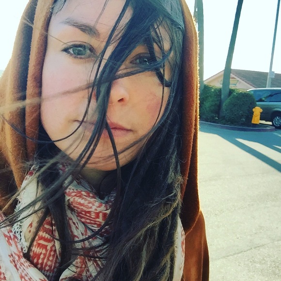 Meet your Posher, Emily - Picture 1 of 7